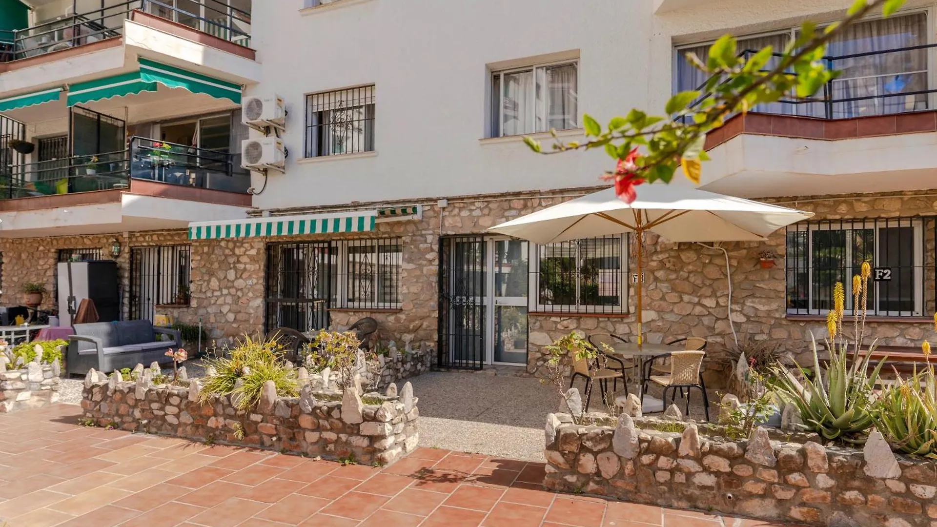 Lägenhet Rentitspain Pequeno Paraiso Confort Y Piscina Torremolinos