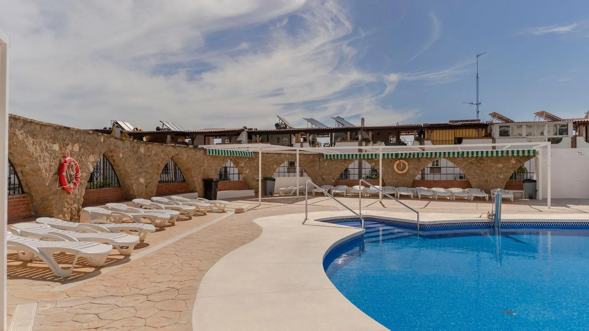 Rentitspain Pequeno Paraiso Confort Y Piscina Torremolinos Spanien