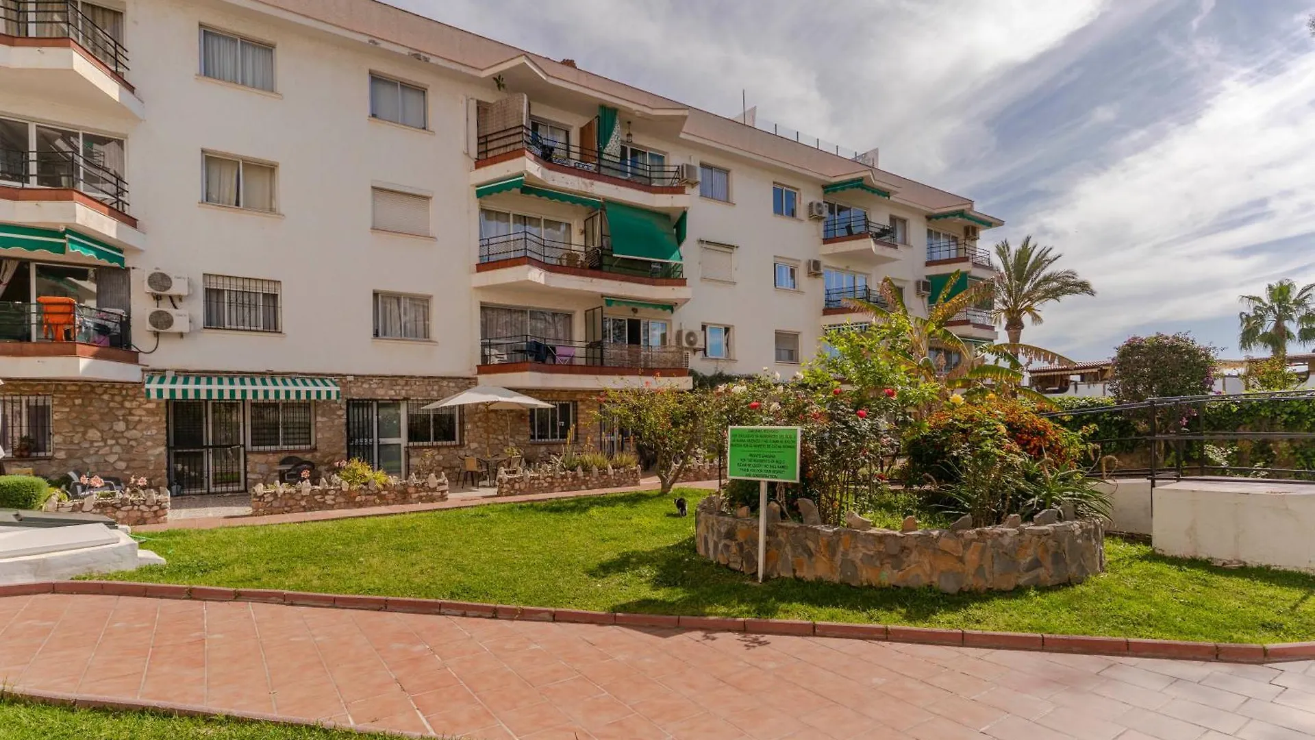 Lägenhet Rentitspain Pequeno Paraiso Confort Y Piscina Torremolinos