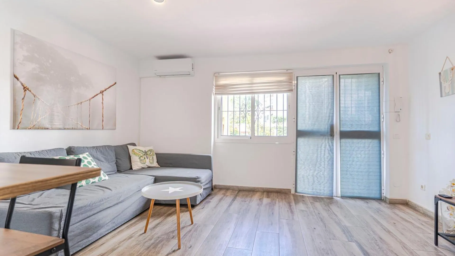 Lägenhet Rentitspain Pequeno Paraiso Confort Y Piscina Torremolinos