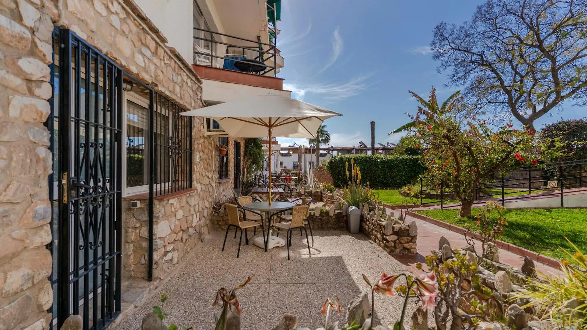 Rentitspain Pequeno Paraiso Confort Y Piscina Torremolinos 0*,  Spagna