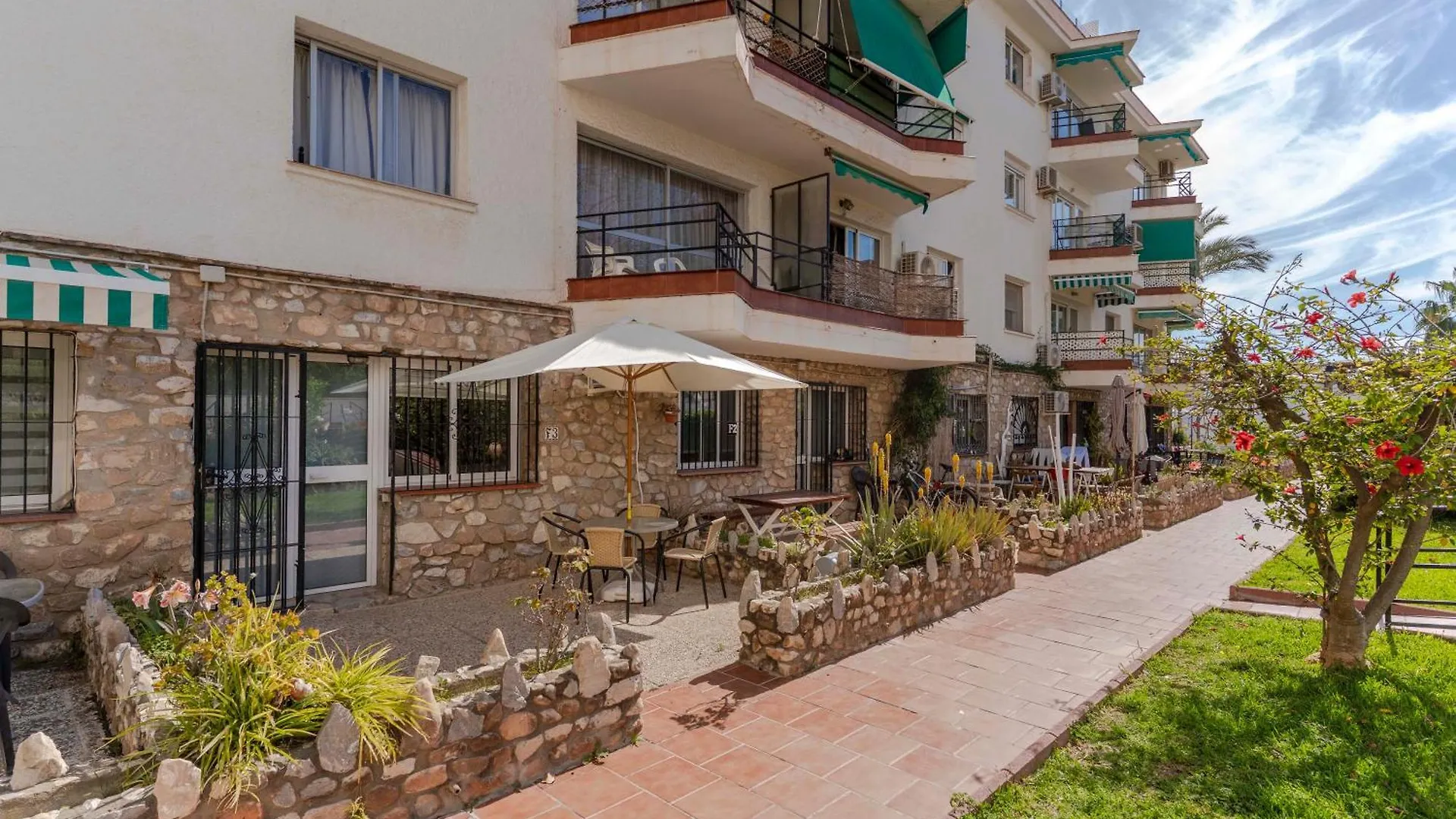 Rentitspain Pequeno Paraiso Confort Y Piscina Torremolinos 0*,  Spagna